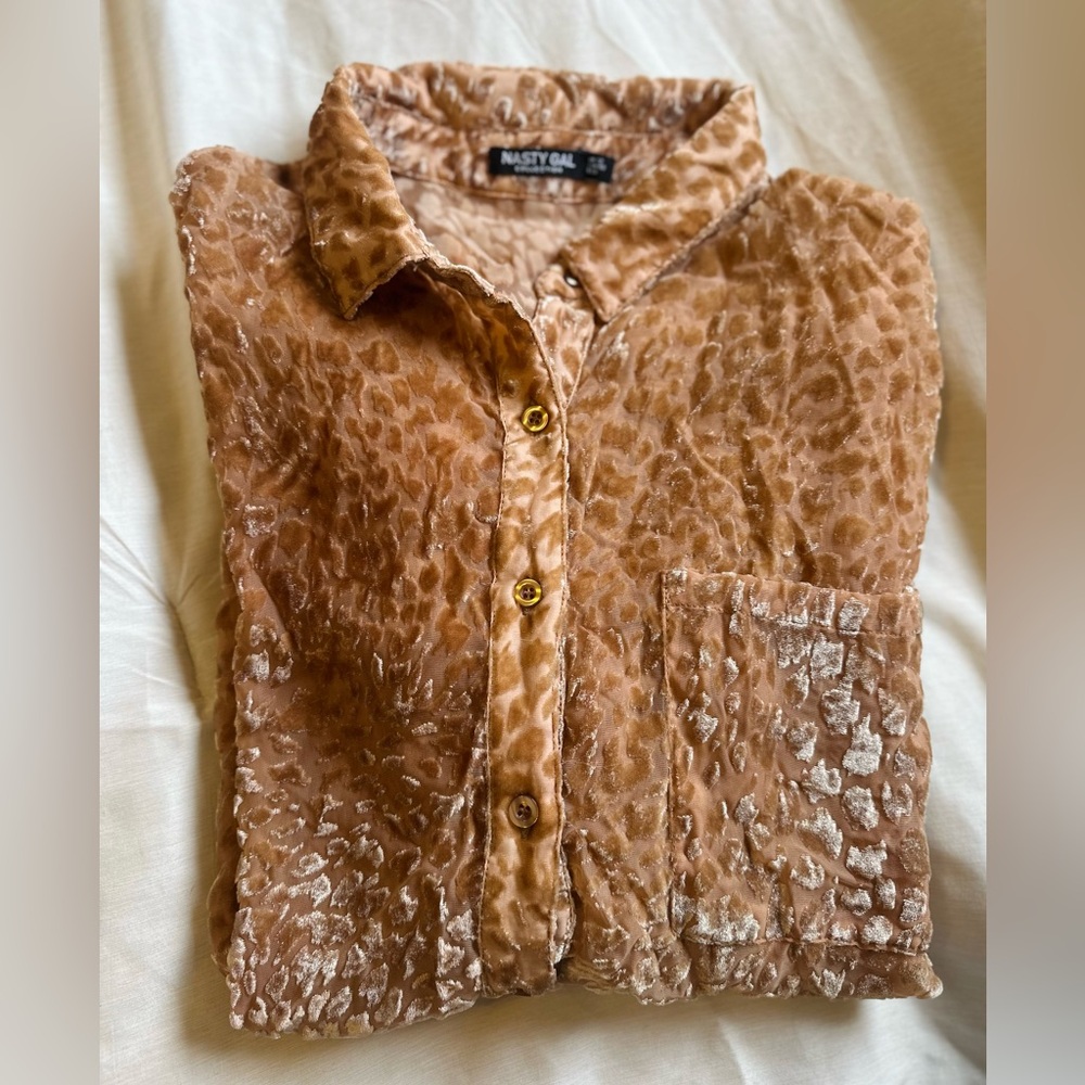 Nasty Gal Textured Velvet Sheer Top Animal Print in Apricot Size 8